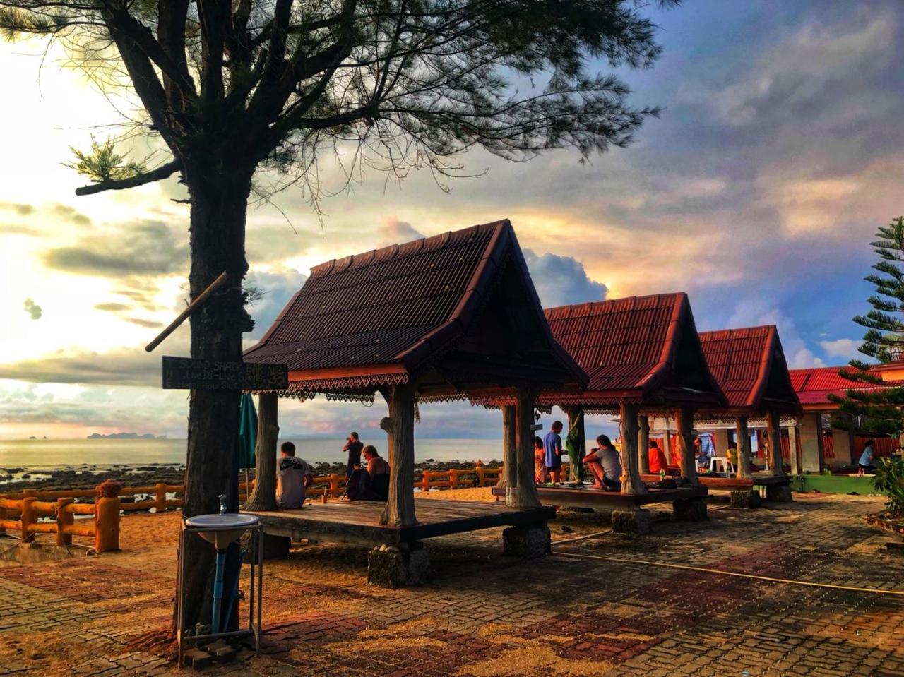 Prukrom Lanta Guesthouse Ko Lanta Eksteriør billede